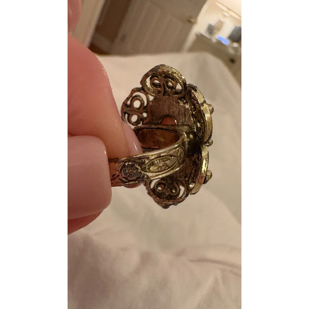 Vintage Cameo Ring Gold Tone Filigree Adjustable Band Peach White Lady Profile